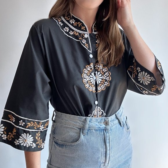 70s Boho Embroidered Button Down - Picture 2 of 6